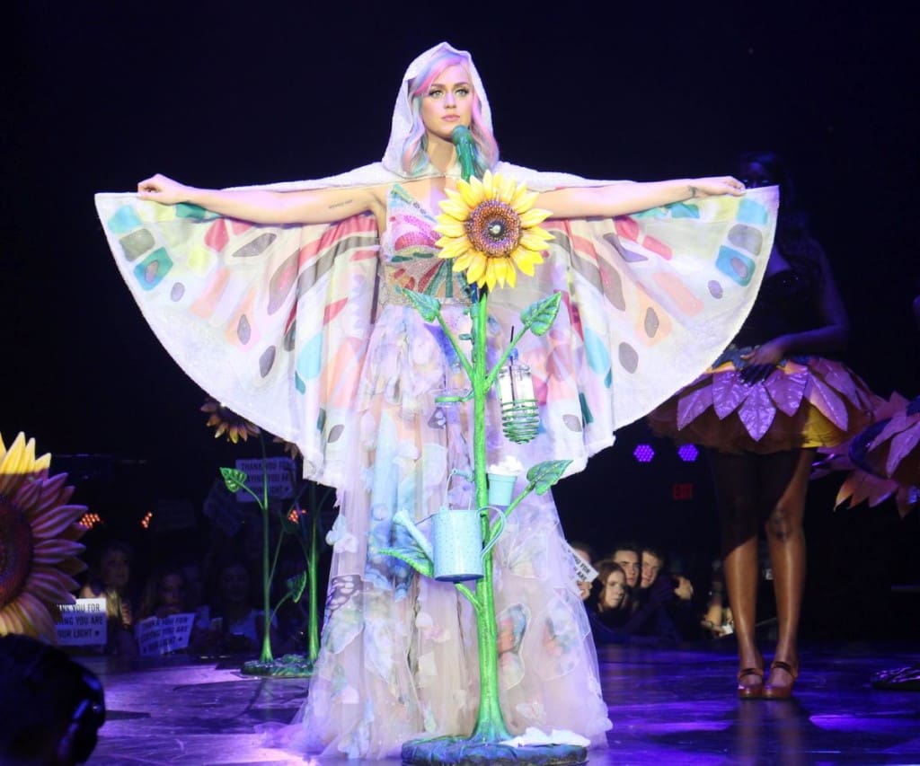 katy-perry-kicks-prismatic-tour-belfast (1)