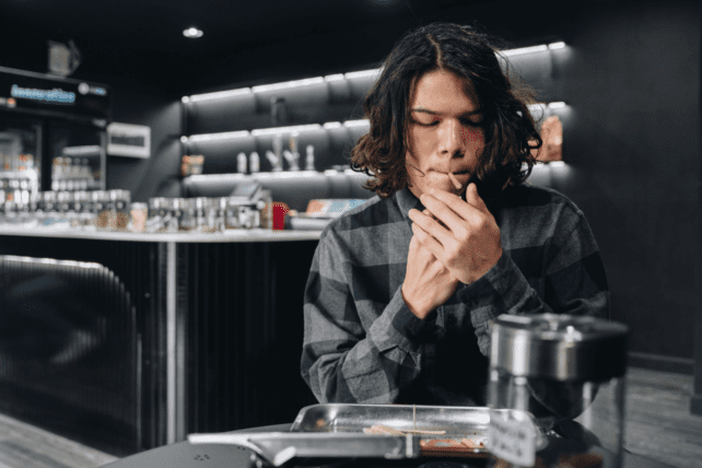 Lingering Longer Than You Think: How Long Cannabis Odor Actually Stays on Clothes and Hair